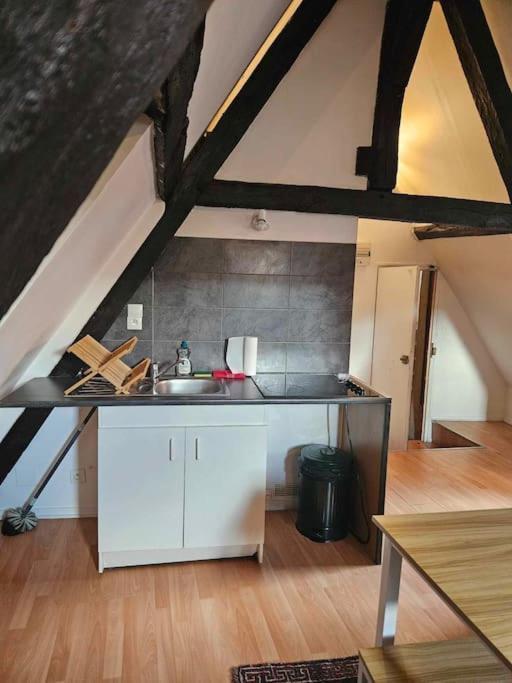 Apartament Le Petit Medieval Montluçon Zewnętrze zdjęcie
